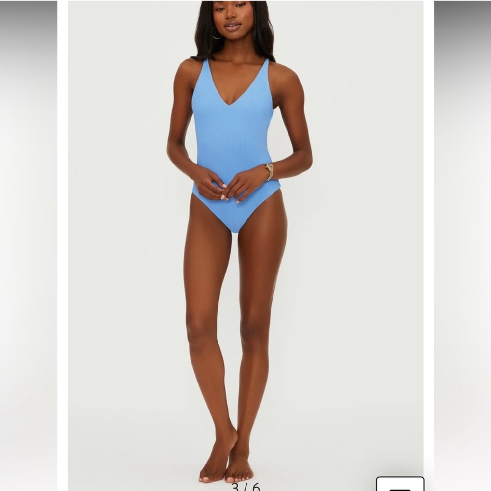 Beach Riot NWOT Reese Rib One-Piece Swimsuit light blue  sz Medium